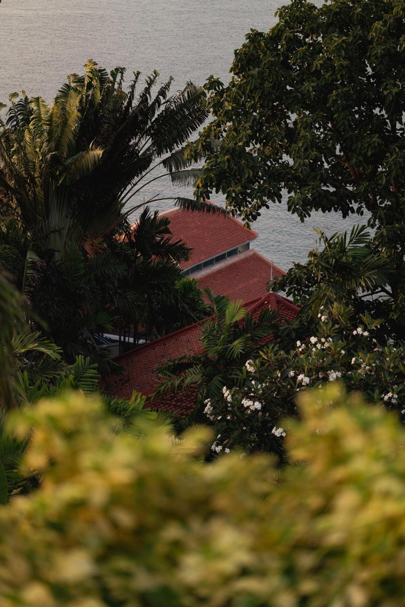 Amatara Welleisure Resort Panwa Beach Kültér fotó The house of the Ambassador of the United States to the Philippines